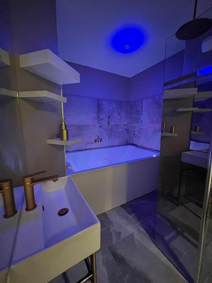 Love Room Mille Et Une Nuits Narbonne Exterior photo